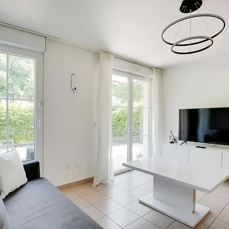 Le 17 - Super Proche - Jardin Apartment